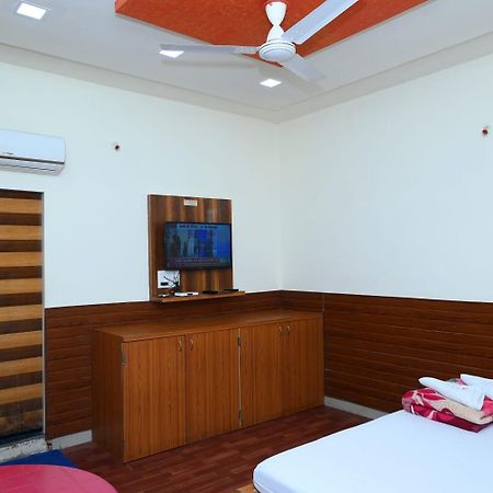 P P Lodging Mangvadi Exterior photo