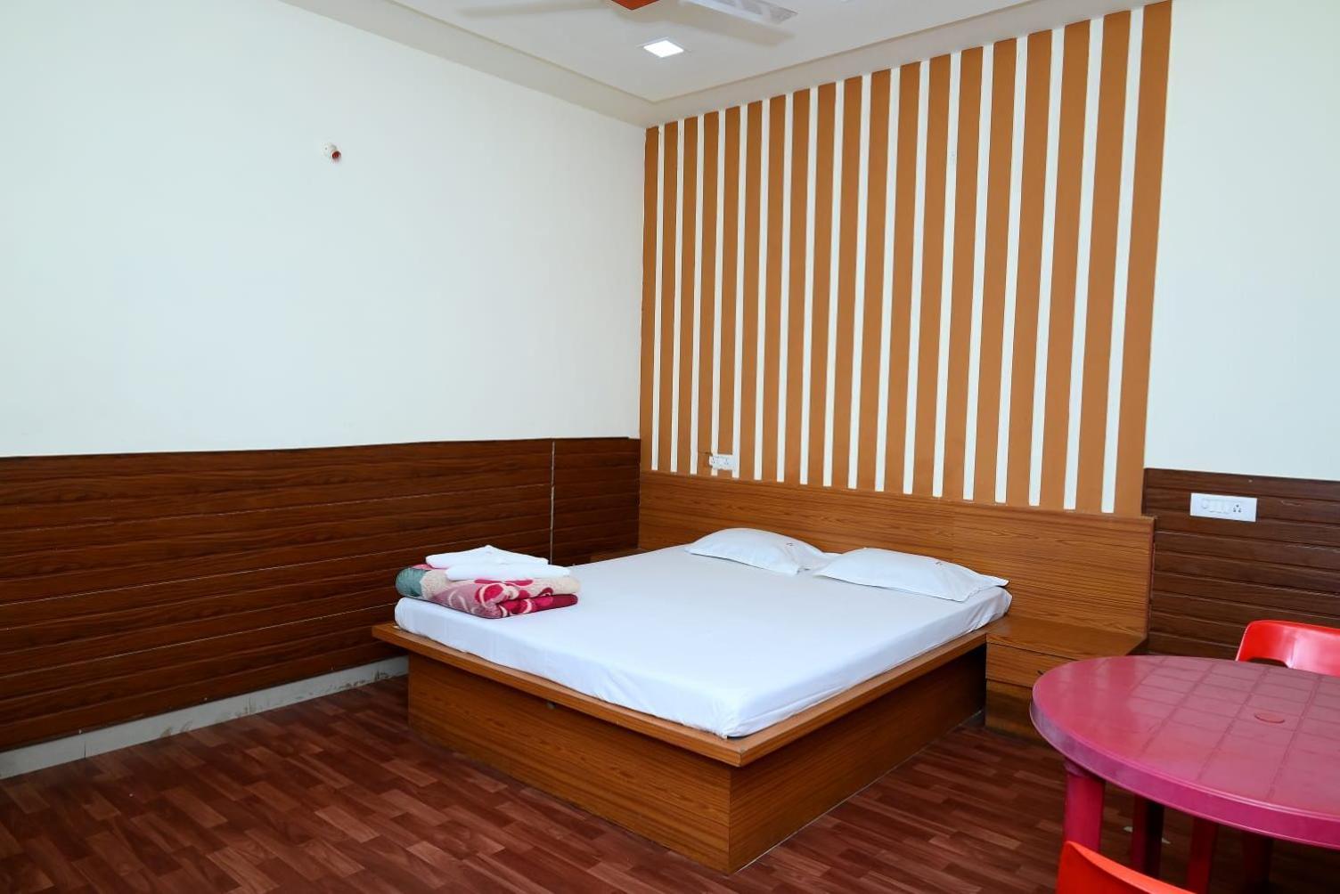 P P Lodging Mangvadi Exterior photo