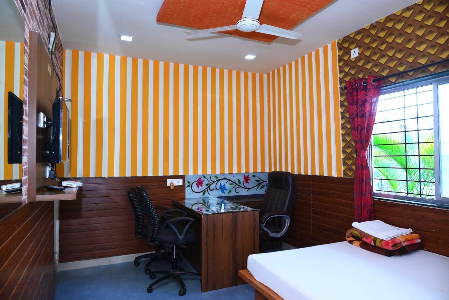 P P Lodging Mangvadi Exterior photo