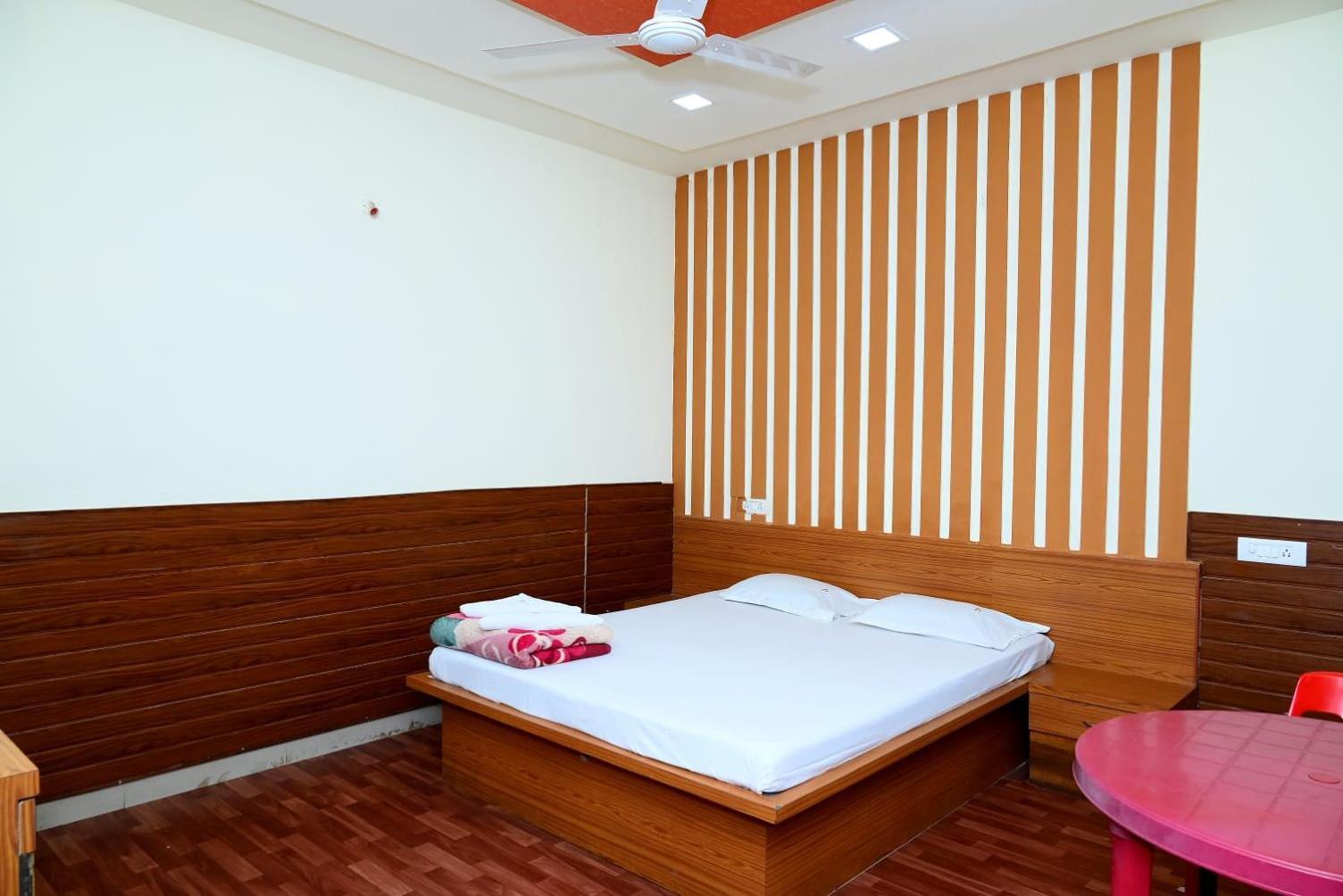 P P Lodging Mangvadi Exterior photo