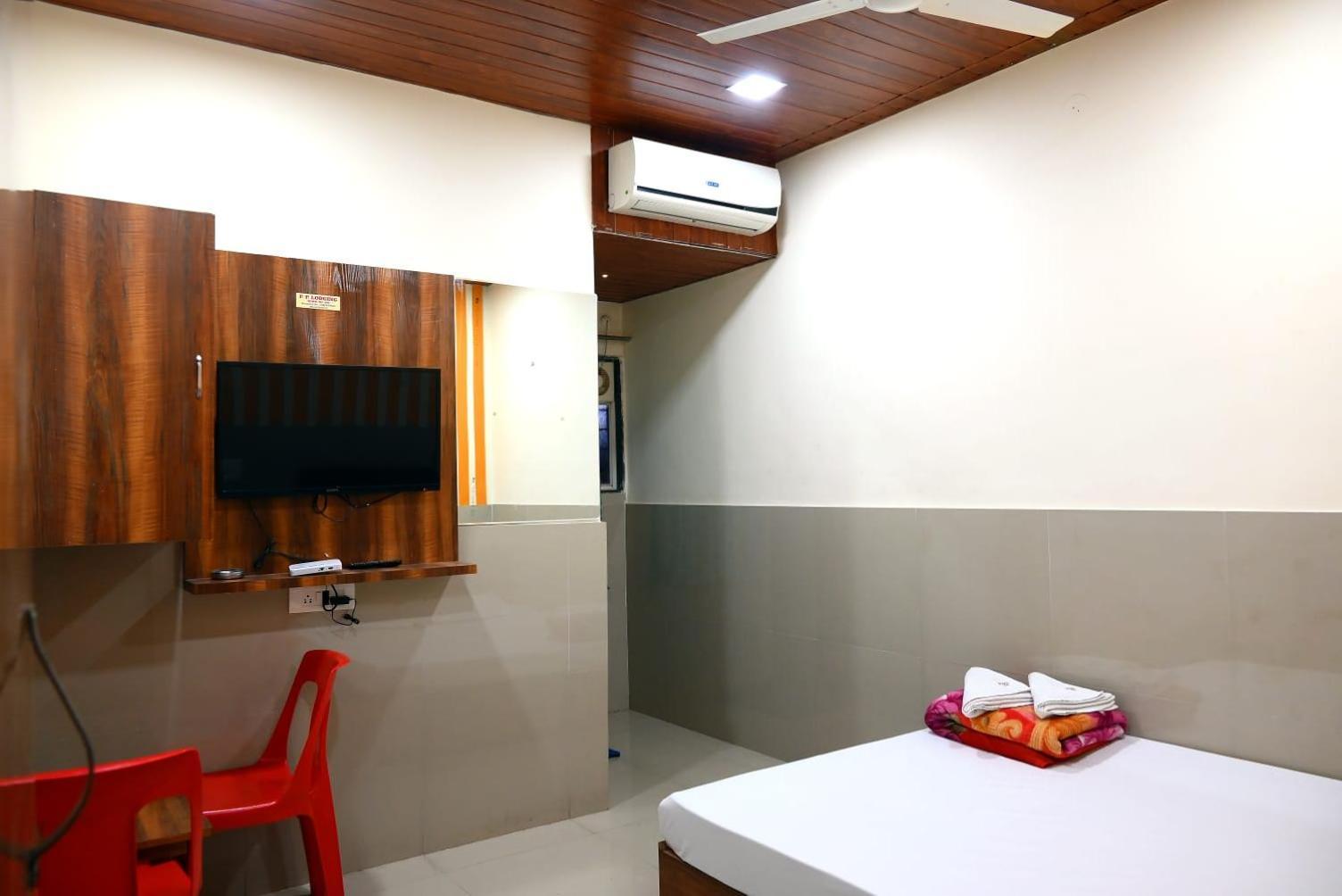 P P Lodging Mangvadi Exterior photo