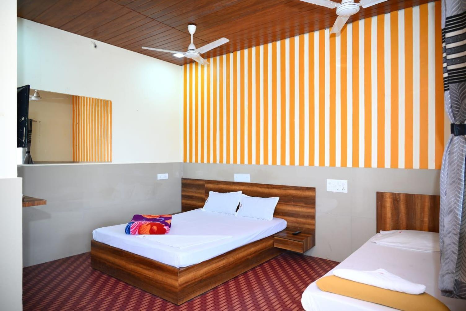 P P Lodging Mangvadi Exterior photo